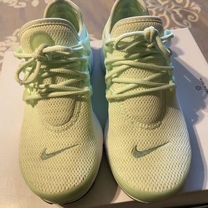 Women’s Nike Presto shoes